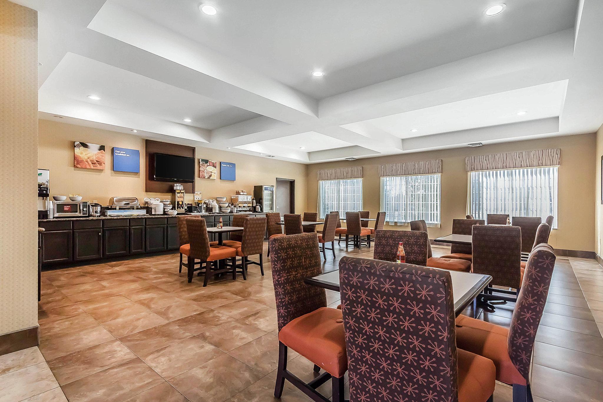 Comfort Inn & Suites Near Bethel College Newton Exterior foto